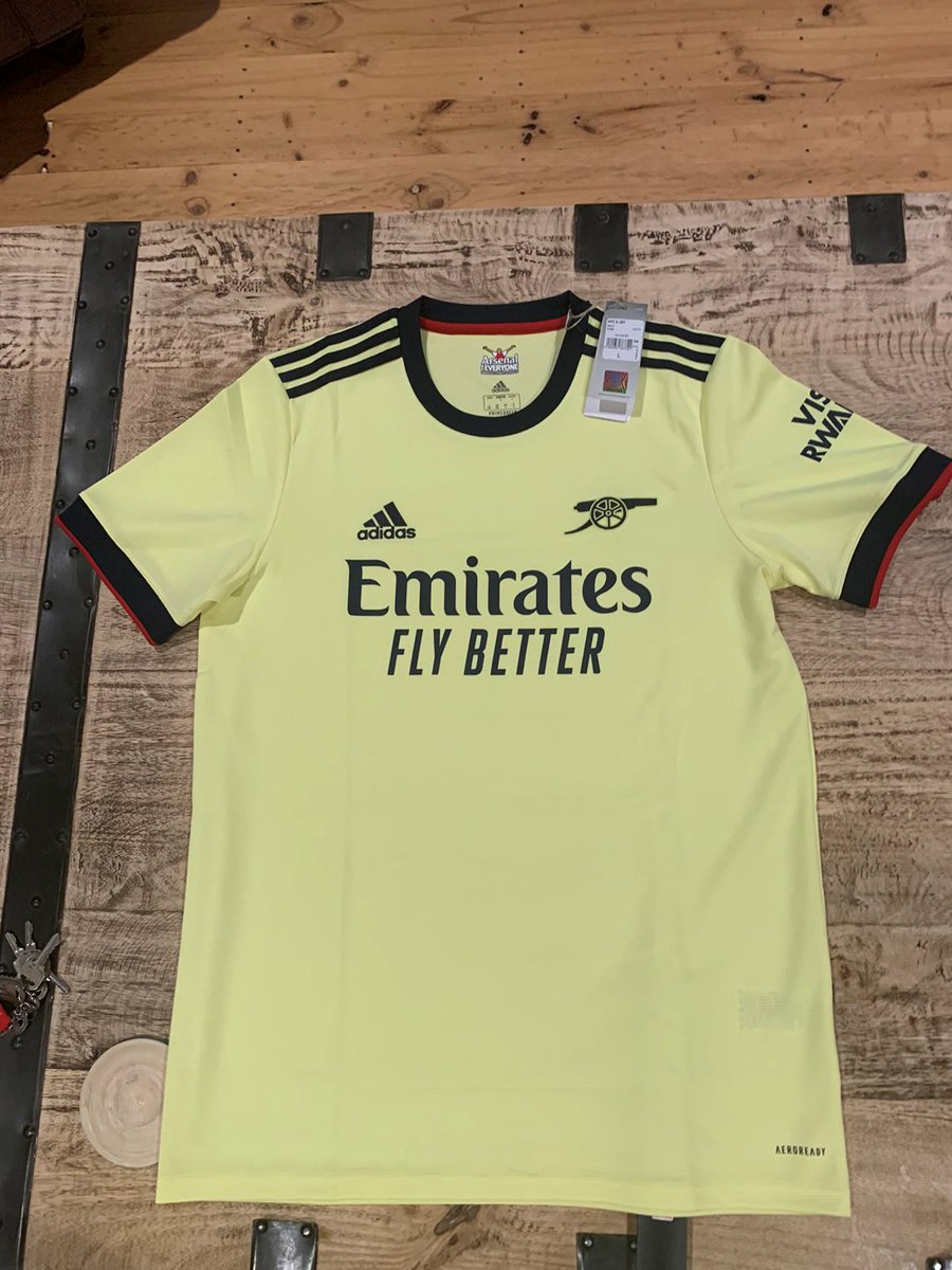 🚨 GIVEAWAY ALERT!

Enter with a chance to win the new #Arsenal away shirt. All you have to do is: 

1) Follow <a href="/ArsenalHarmoni/">Arsenal Harmony ⚡</a> and <a href="/FocusArsenal/">Arsenal Focus</a>
2) RT and LIKE this tweet
3) Reply with #afc