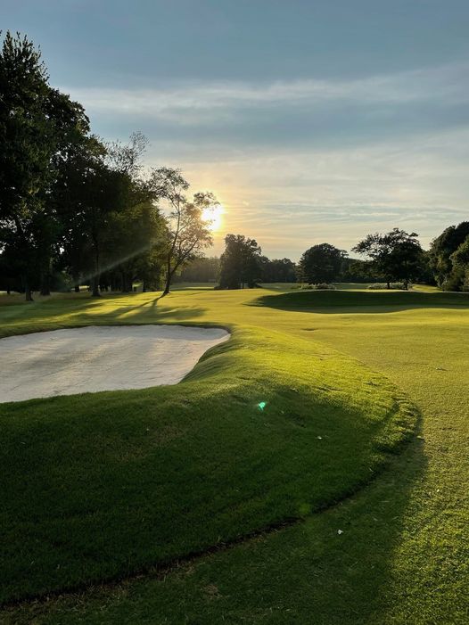 lpc1896's tweet photo. Golf is always a good choice. Golf at Lakeside is an even better choice!
#golf #golfcourse #membership #lpc1896 #playorperish https://t.co/fmVPIjZqRh