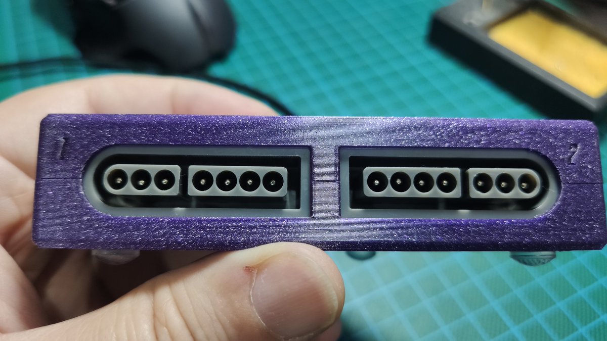 taviens's tweet photo. #snes #daemonbite compatible with built-in usb cable for your 0-lag retroplaying. #misterfpga https://t.co/J73nEmvHjk
