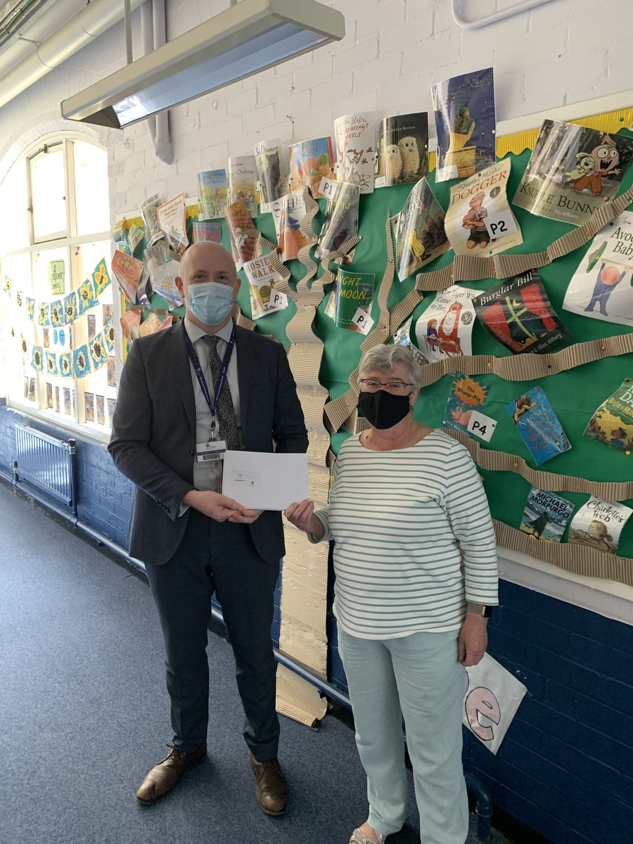 Principal, Wesley Wright, Glenwood Primary School, Belfast receives prizes for the pupils' winning entries in our "Happy Art Competition" from Lady Daphne Trimble. Thanks to Summerhill for their support. <a href="/AlMcDonnellSB/">Alasdair McDonnell</a> <a href="/RayHaydenAW/">Ray Hayden</a> <a href="/siobhanpscott/">Siobhan Scott</a> <a href="/83jay_jay/">john.oboyle83@gmail.</a> <a href="/TracyGalvin77/">Tracy Galvin</a>