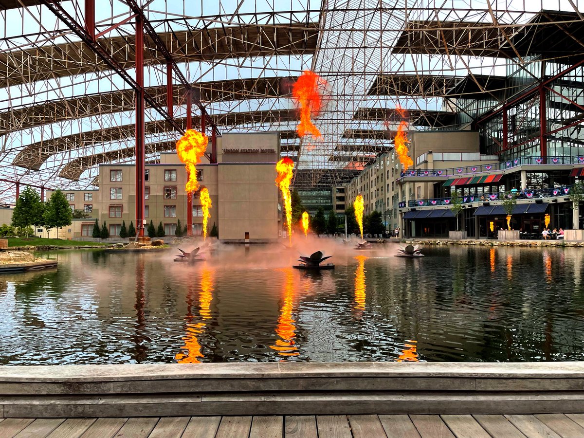 Bookdevotee's tweet image. .@brilanka and I at Union Station after visiting the aquarium and waiting for tonight’s action (Men’s Olympic Trials) to get started.
