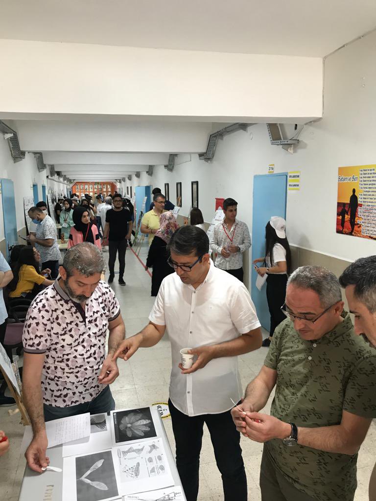 Raman Anadolu Lisesi 4006 Bilim Fuarını coşkulu bir bir şekilde gerçekleştirdi.Emeği geçen okul idaresini,öğretmen ve öğrencilerini tebrik ediyoruz.
<a href="/BatmanilMEM/">Batman İl Millî Eğitim Müdürlüğü</a> 
<a href="/MahmutKurtaran1/">Mahmut Kurtaran</a>
@msertekin2