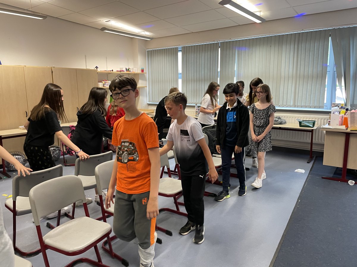 StAndrewsPS1's tweet photo. P6C had a great time today at our Funday! We enjoyed party games, disco ball balloons and pizza! 💃 🕺 🍕 #P6C #caring #rightsrespecting https://t.co/4JNJfIspq4