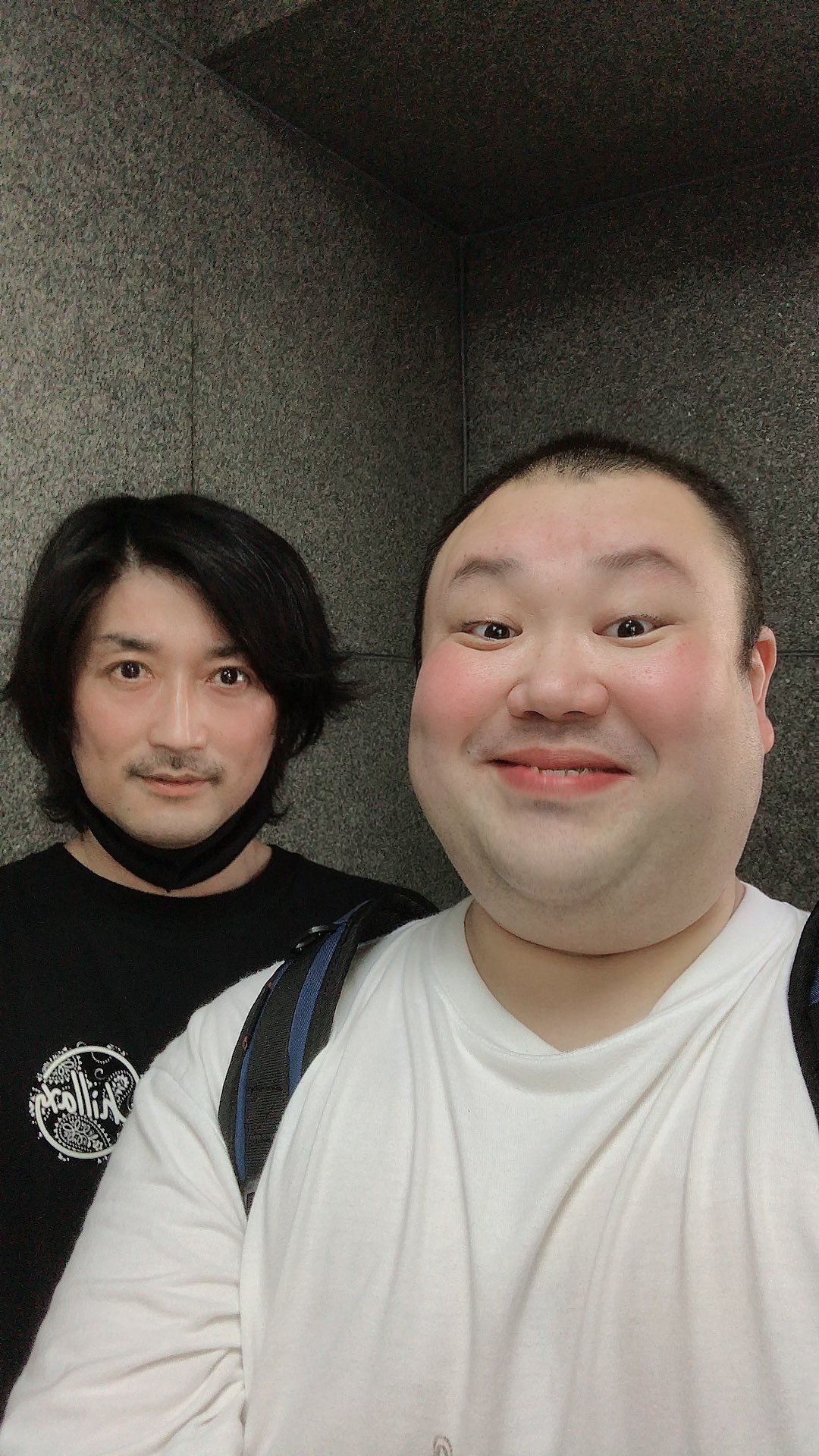 佐藤せつじ 最終回 デスおじ2人で撮ってもらいました どっちがaかbかわかるかな ゾンビランドサガ 佐藤せつじ 最終回 デスおじ2人で撮ってもらいました どっちがaかbかわかるかな ゾンビランドサガ