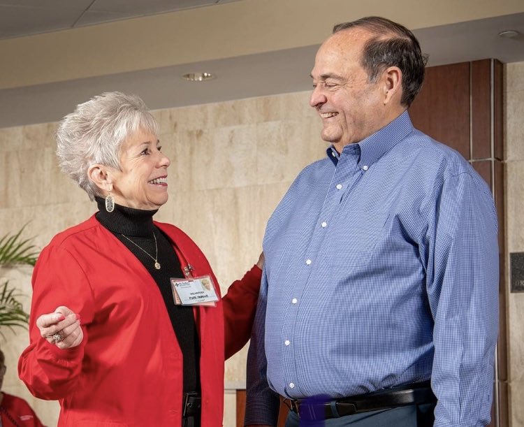 Volunteers play an important role at St. Luke’s, helping us extend our mission of service to each other and the community. Wondering how you can make an impact in your community? Join our team in red as a Wayfinder or helper in our Gift Shop! Learn more: bit.ly/STLHVolunteer