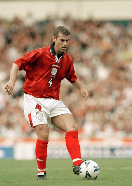 ⚒GIVEAWAY⚒

Let’s continue the positive footy vibe! As we build up to #ENGGER we’ve a Newcastle shirt signed by top bloke &amp; England international <a href="/7RobLee/">Rob Lee</a>! Thanks Rob 👏🏻

For a chance to win, ‘FOLLOW’, ‘RETWEET’ &amp; ‘TAG’ a friend this post

Entry closes Sat 26th 4pm ⚒ #COYH