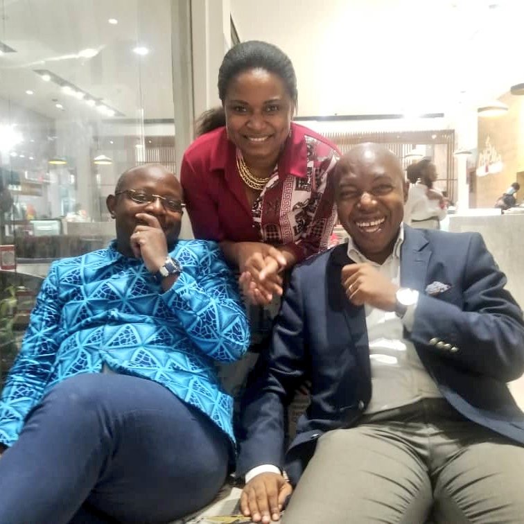 SORAZIZ's tweet photo. Super moment avec mes yaya de sang (a k.a. sanguinaires, les initiés comprennent). Merci @ucbukavu pour ces belles rencontres ! #Michka
#DjumaMitima
#MukeMundere
#ChiruCerutti https://t.co/U2KJX6GUnQ