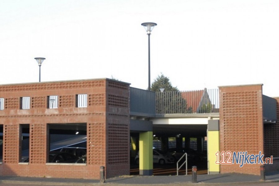 Parkeerdek van parkeergarage De Bonte Koe drie weken buiten gebruik. 112Nijkerk.