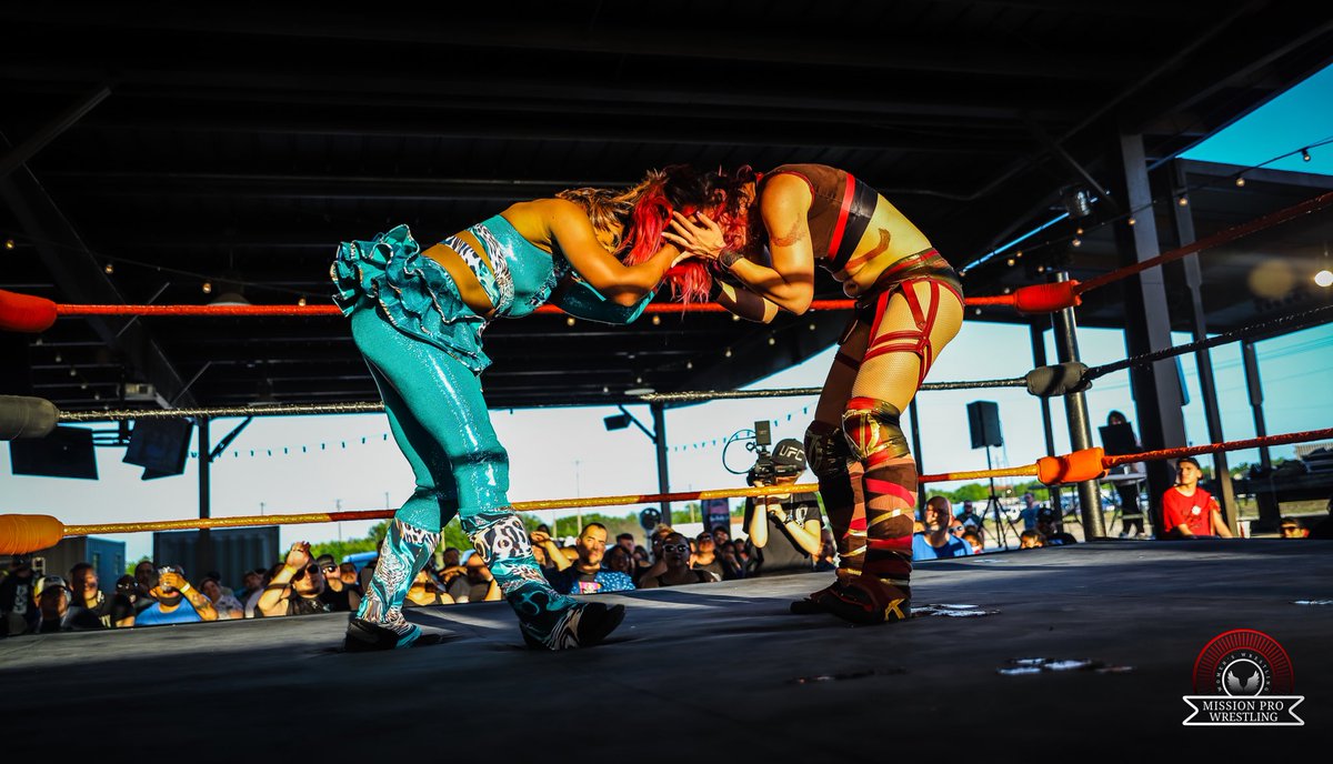 MissionProWres's tweet photo. .@RacheChanel vs @VertVixen at #MPWKeepEmTalkin!
See more incredible matches on July 31st at @SouthernStarBC for #MPWPlayHardHustleHarder!
π: https://t.co/72DaD6HHxJ
π₯: https://t.co/mrJxbzRqjk
πΈ: LayDee Pink https://t.co/3TMNxQdfOC