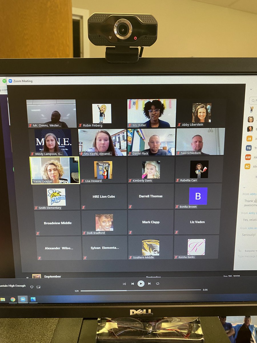 RobinFinberg's tweet photo. #MakingMINE21 Innovative @ABSSPublic teachers sharing how they personalize learning for their students! They are so awesome! Thank You! @ABSSCurrPd https://t.co/Hap1CLnf6U