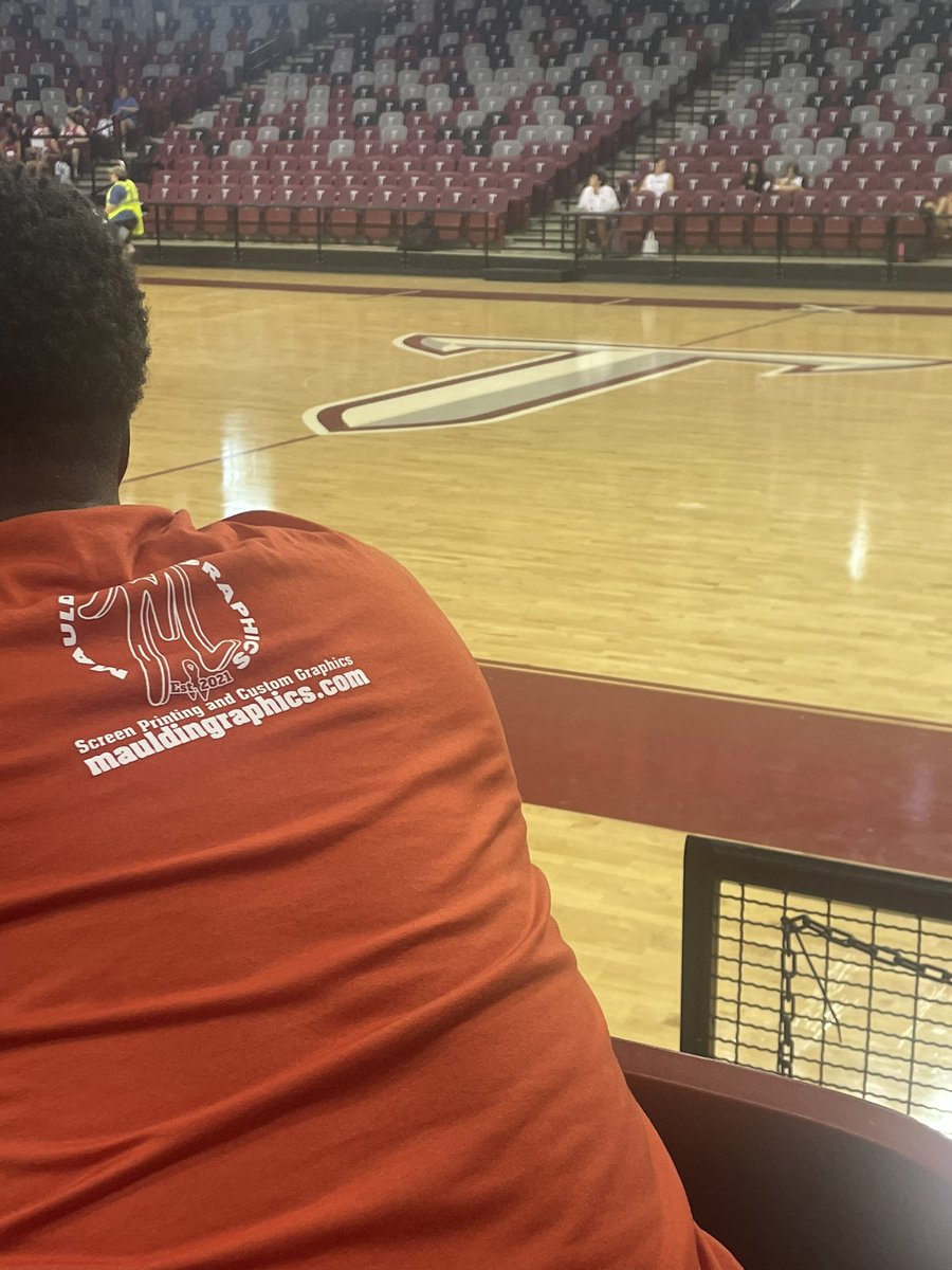 MauldinGraphics's tweet photo. Mauldin Graphics is in the building at @TroyTrojansWBB camp with the @ecsk12_ehs Girls Basketball team! @coachcliatt @ChandaRigby https://t.co/io0r594kZ2