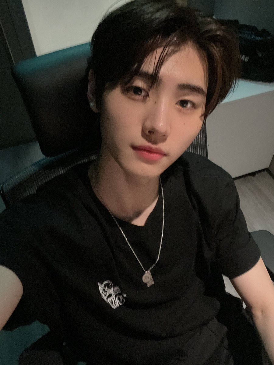 SunghoonMexico's tweet photo. [📷] Weverse 210622

Practicando y pensando en Engene 🎤

#ENHYPEN #SUNGHOON #ENGENE @ENHYPEN_members 
© SUNGHOON MÉXICO https://t.co/whxpNHxdEQ