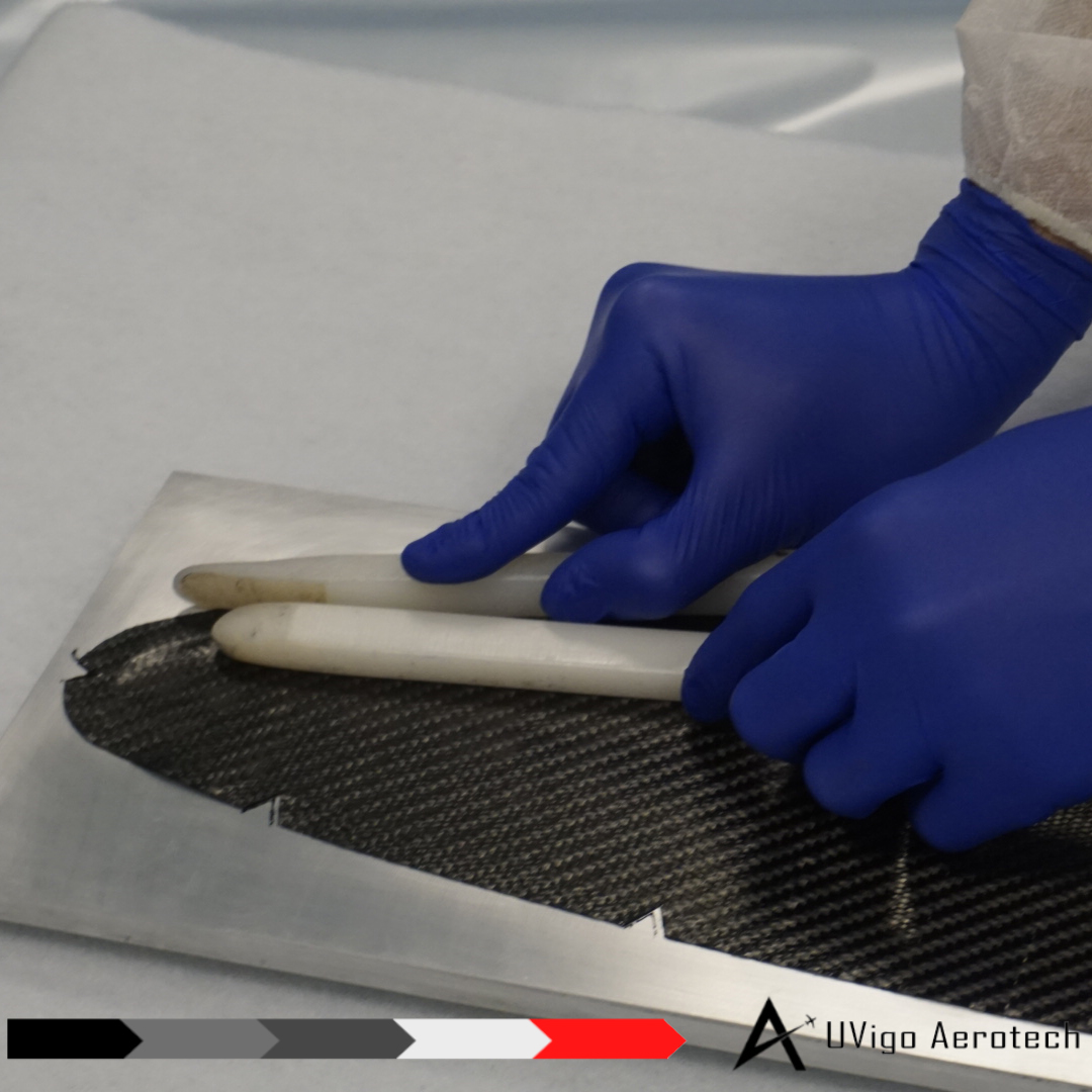 Gurit, empresa especializada en proveer materiales compuestos, nos ha proporcionado la fibra de carbono que estamos usando para fabricar nuestro aeromodelo. Queremos agradecerle su colaboración como patrocinador Alpha del proyecto. <a href="/GuritGroup/">Gurit</a>