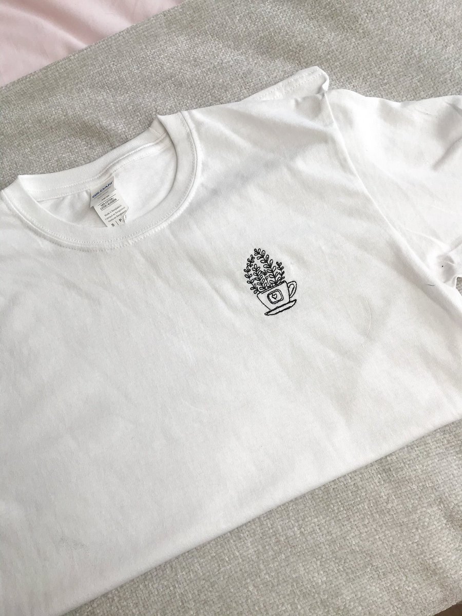 THE HOUSEPLANT TEE IS ON SALE AT £11 (inc uk postage) sewtotes.co.uk ✨✨✨