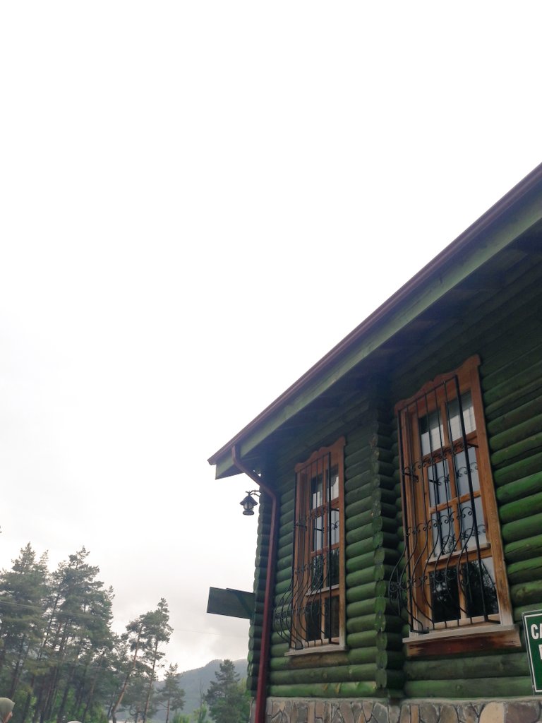 Mekanın güzelinden geçtim