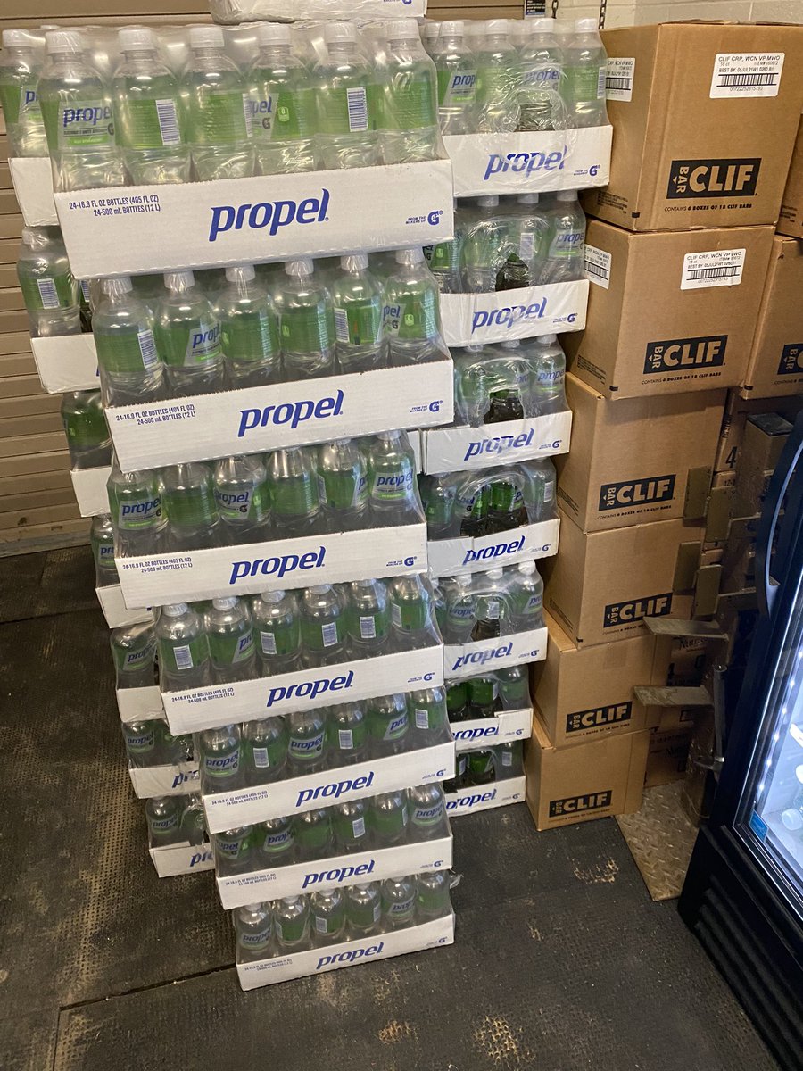 CoachRyanAngel's tweet photo. I can’t thank our anonymous donor enough for giving our program Propel, Clif Bars, and NutriGrain bars!! We are so blessed here at @OlaFBRecruits! Such an amazing community showing our guys so much support! Thanks @josh30000 for all the help loading it up and hauling it! #EAT https://t.co/tob9CRb0M0