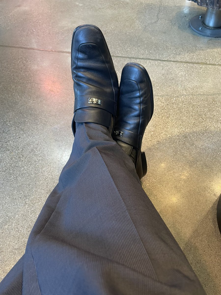 StevenBabbActs's tweet photo. lemme be real with ya’ll…
i’m #feelinmyself today…
#Calvin3Piece
#CalvinBelt
#GucciShoe
#GucciWallet
#Rolex
#canttellmeNOTHIN https://t.co/DegTdR9IUP