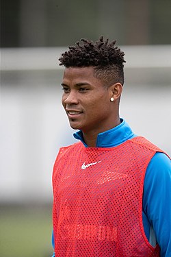 RiverPlateSim's tweet image. Incorporación de último momento!! Wilmar Barrios es nuevo jugador de River Plate. El seleccionado de Colombia llega para equilibrar el mediocampo con su dinámica. Firma por 4 años! Éxitos en la banda!!
#wilmar #barrios #riverplate #Mercadodefichajes