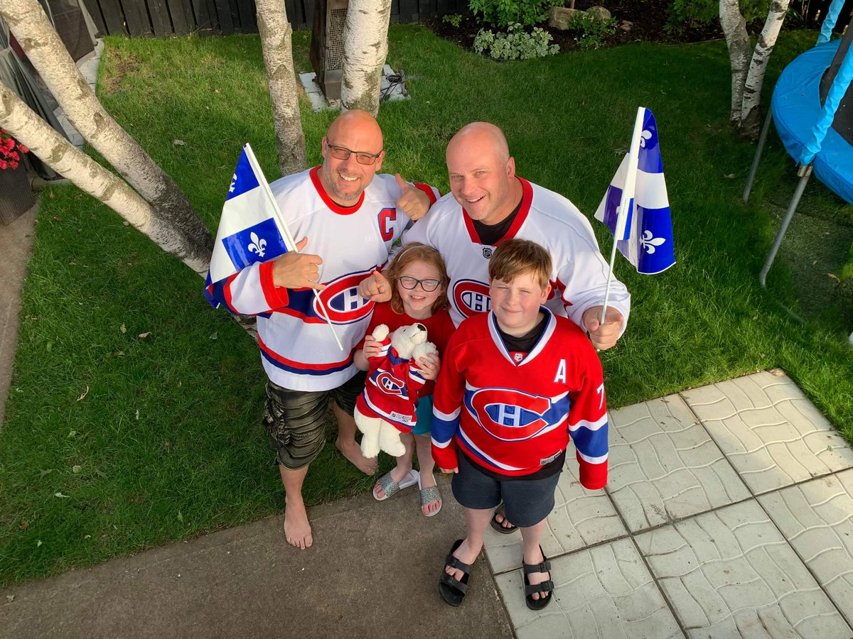 jeffphoenix79's tweet photo. @TVASports 
Go habs go !!! Premiere fois je regarde les canadiens en series depuis 93 😜 Avec mon chum d'enfance Phil et sa belle famille a l'assomption 😁

Jeff https://t.co/BPMgkyvD8W