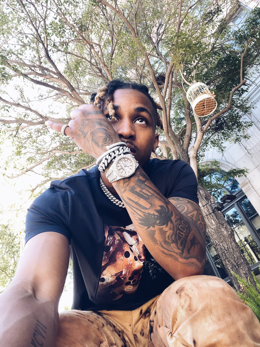 PontiacMadeDDG's tweet photo. trynna understand the difference between love &amp; lust 🖤 https://t.co/bepp0OUr5t