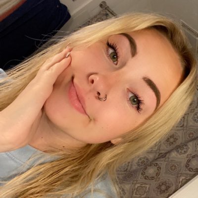 xmayaaax's tweet photo. I love being pretty #NewProfilePic https://t.co/ETEVCwz4hi