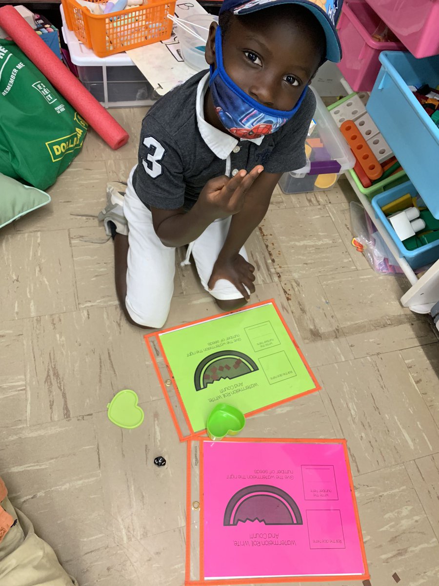 Today is W in our alphabet count down so it was Watermelon day! 🍉💦 the kiddos have been loving the countdown and the fun themed activities that go along with it.