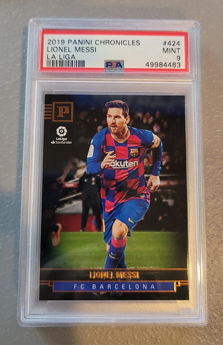 DamianDROB's tweet image. 🚨⚽️ 8th MESSI'S BIRTHDAY GIVEAWAY OF THE DAY ⚽️🚨

To Enter:
1. Like ❤️
2. Follow @damian_rodrigo 🤝
3. Retweet ♻️

Winner will be selected before the end of the day, and will receive this 2019 CHRONICLES #424 PSA 9⚽️ 

Good Luck! 

#THEHOBBY #SOCCER #MESSI #MESSI34 #MESSIDAY
