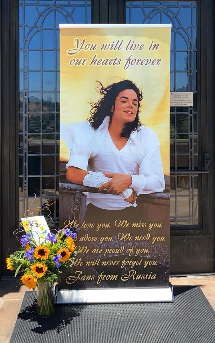 ElenaOrlovskay2's tweet photo. Forever in my heart ❤️

I love you...
I miss you...

✨🌻💛🌻✨

#25thjune #HonorMJ #MJForever https://t.co/oFhOAxEkE5