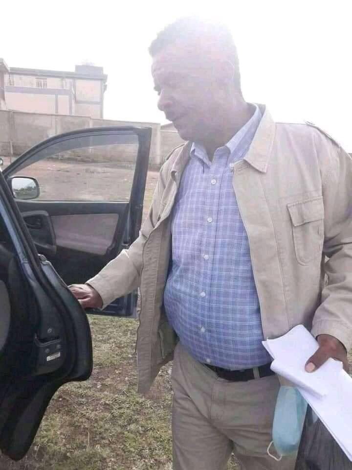 OromoLegalTeam's tweet photo. OLF higher official Abdi Ragassa was released earlier today, according to a court ruling. Shortly after his release, he was detained with another OLF higher official, Jabessa Gabissa, by government security forces. #FreeAllOromoPoliticalPrisoners @hrw @amnesty @SecBlinken https://t.co/S7Cny0CzOx
