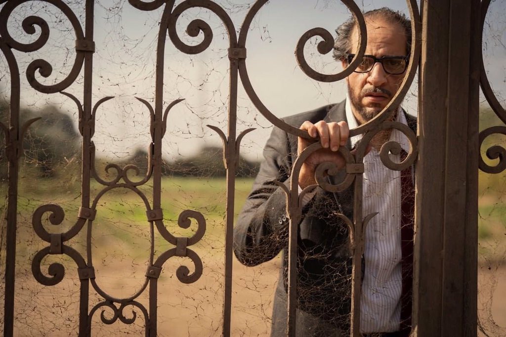 "متحاولش تفهم كل حاجة عشان النور الزيادة بيعمي".