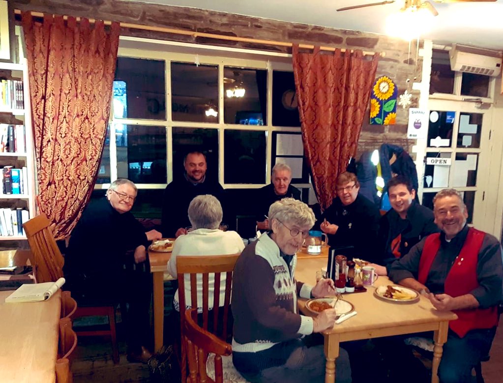 Trist iawn clywed am farwolaeth Wyn Fflach. Ergyd enfawr i Aberteifi ac i Gymru.

Cydymdeimladau dwysaf i’r teulu.