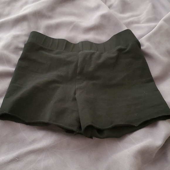 sunshynes's tweet image. So good I had to share! Check out all the items I'm loving on @Poshmarkapp #poshmark #fashion #style #shopmycloset #lclaurenconrad #forever21: posh.mk/mzmO3i2hmhb