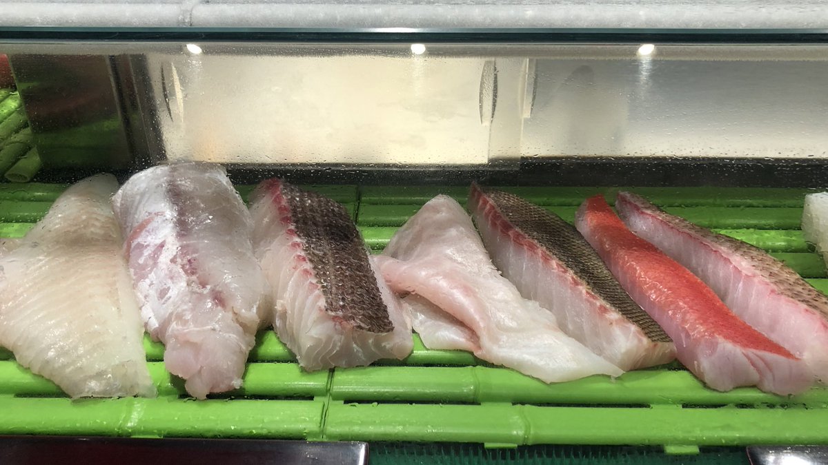 大和寿司 左からマコガレイ コチ マダイ クエ イサキ キンメ ノドグロ 全部おすすめ 大和寿司 豊洲市場