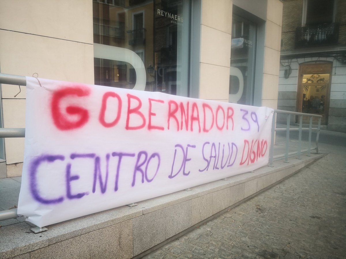 desdelacantera's tweet photo. Las vecinas del distrito de Centro en Madrid Ciudad luchando por un Centro de Salud digno  #AlmeidaCumpleTuPromesa https://t.co/XgBCrcr0IT
