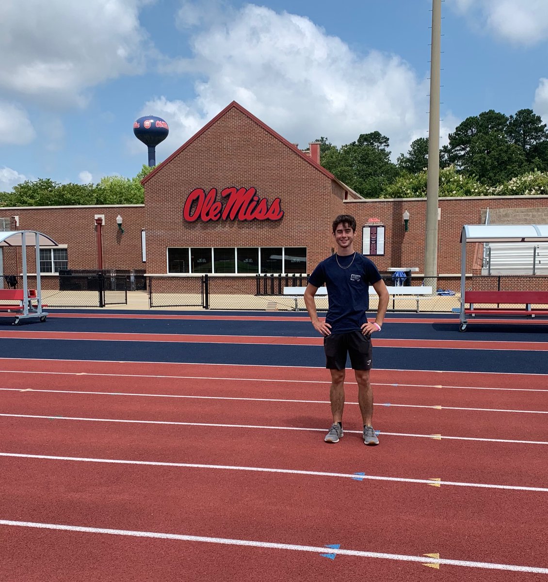 FordMaberry's tweet photo. Come to the Sip!  @OleMissTrack @OleMiss @OleMissSports had a fun day today officially visiting my new home!  Hotty Toddy ‼️ https://t.co/3h1VSW04Wm