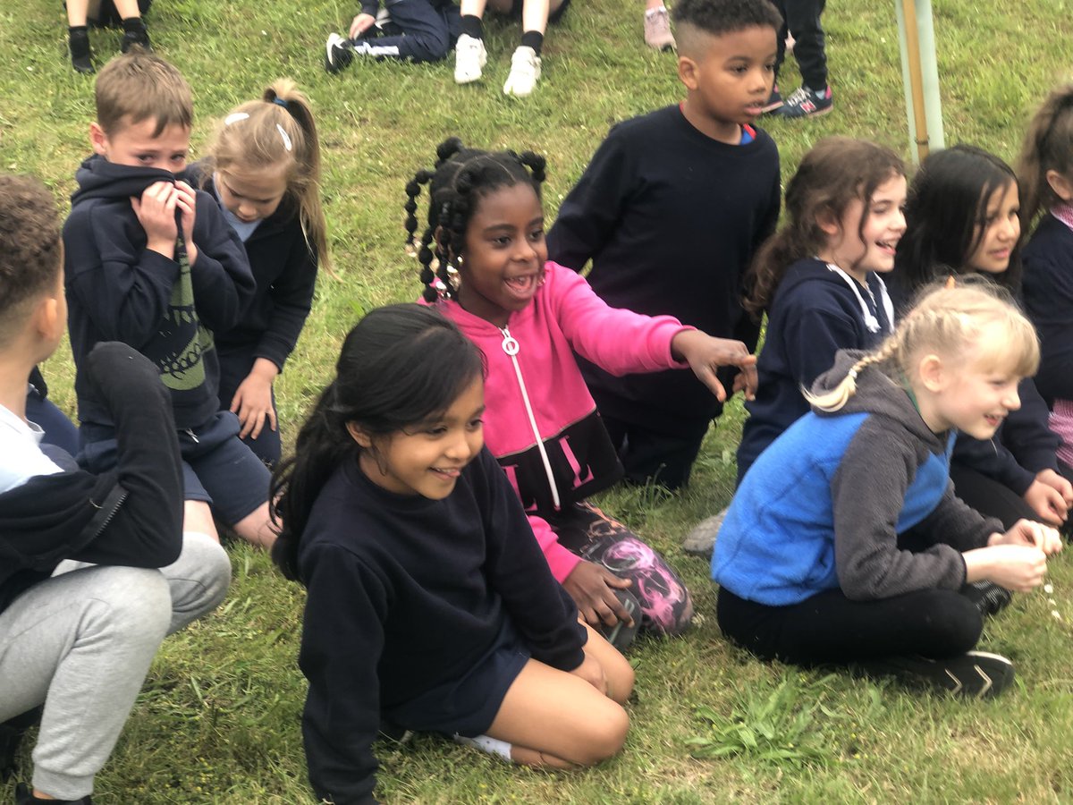 denisemburgess's tweet image. Loved seeing their faces today too watching their houses go up in flames! #REALprojects @EdTransform_UK