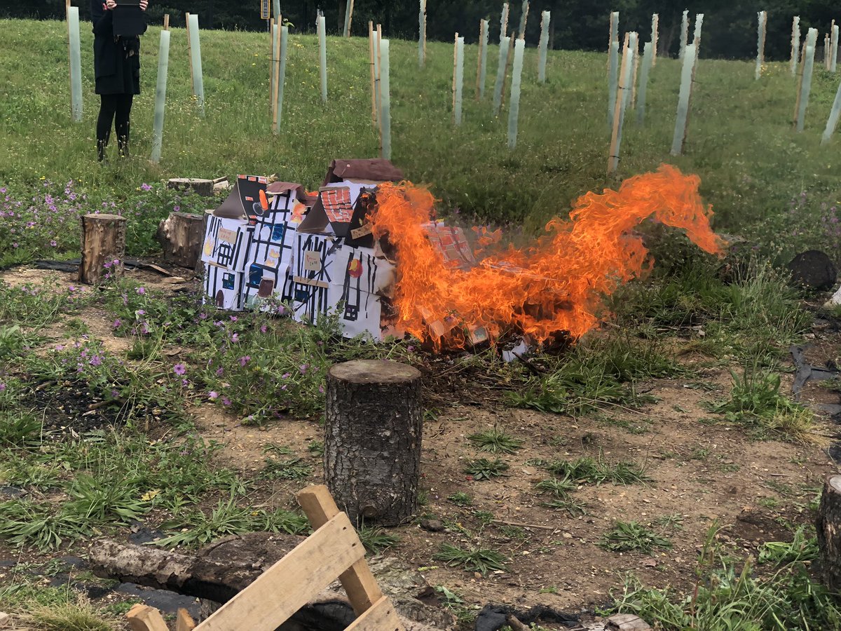 denisemburgess's tweet image. Loved seeing their faces today too watching their houses go up in flames! #REALprojects @EdTransform_UK