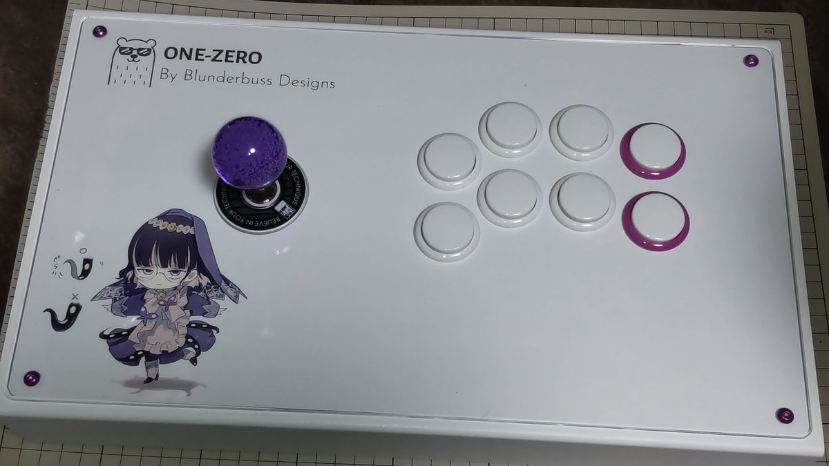 アケコン BLUNDERBUSS DESIGNS アケコン完成。 シンプルな感じに…。 specs: - Blunderbuss Designs