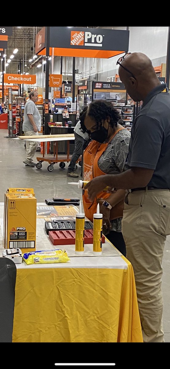 Great PK and walk on the repair bay in D21/22 with Jackie one of Central Division’s RMM’s 🤩<a href="/HomeDepot/">The Home Depot</a> 3010 in St. Louis, MO today. Great opportunity to walk the bay and talk about some of the new and exciting products from Sika. <a href="/Monica_Lindsey1/">M</a> <a href="/Sika_USA/">Sika USA</a> <a href="/Sika/">Sika</a>