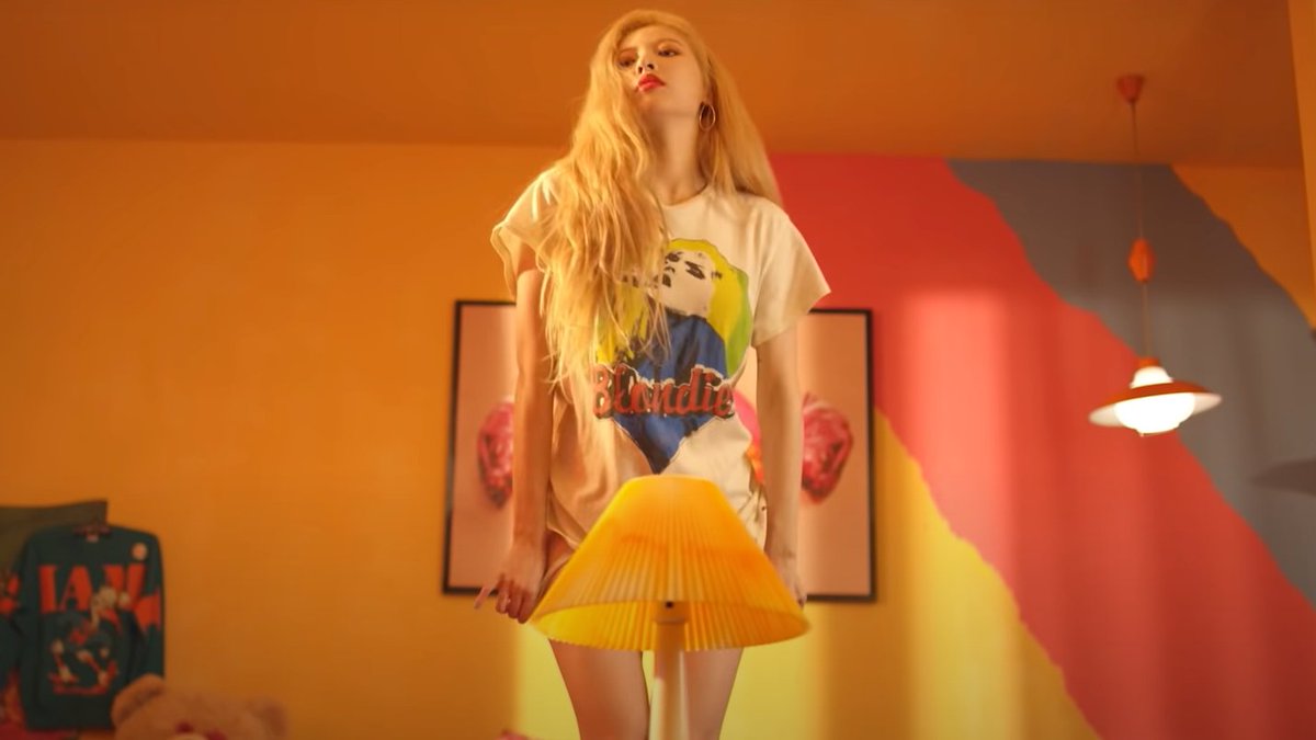 lvelysource's tweet photo. lip &amp; hip was a masterpiece https://t.co/WDS9qSSe6o