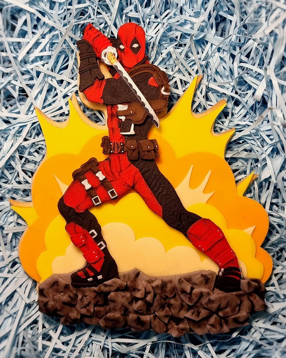 amazingcookieco's tweet image. Superhero landing!! He's doing a Superhero landing! 
A new and improved 8 inch Deadpool is here! I thought about doing unicorns instead of logos but decided against it in the end 🦄❤🖤
.
.
#Deadpool #Marvel #animation #SmallBusiness #etsy #HandmadeHour