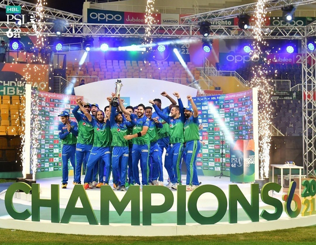 stay_awayyyyyyy's tweet image. Finallyyyy 🥰🥰🥳🥳🥳❤❤❤😎
#MSvsPZ 
#PSL6final