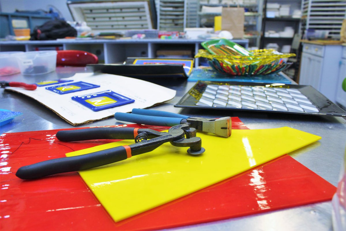 Sonoran Glass School is hiring! 

We currently have openings for a FT Development Director and a FT Lead Instructor in our Warm Shop.

If you're ready to be part of a talented, creative, hardworking team at a unique, nonprofit glass school, we should talk!

Link in bio.