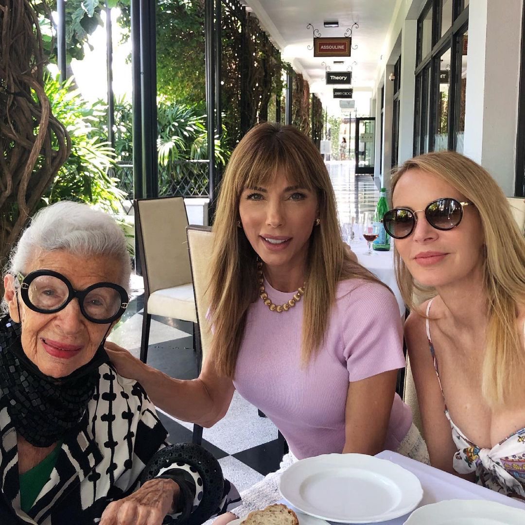 IrisBApfel's tweet photo. Ladies lunch is back! https://t.co/9sQIHcuMcQ