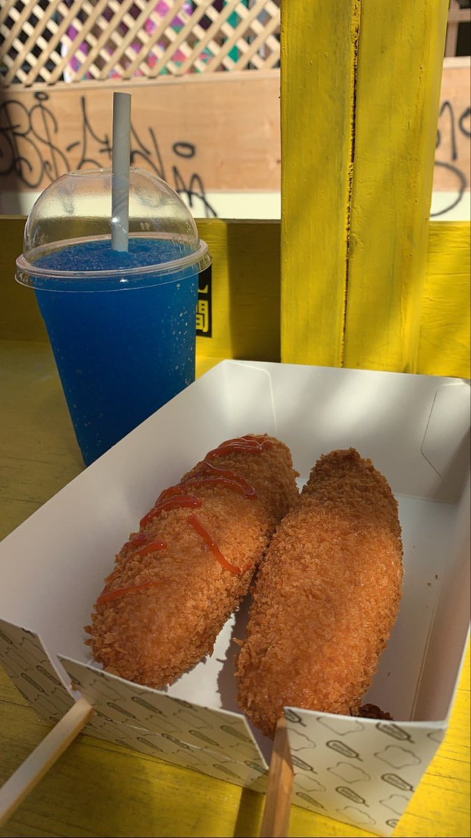 tried corndogs in the city with my bestie today <33