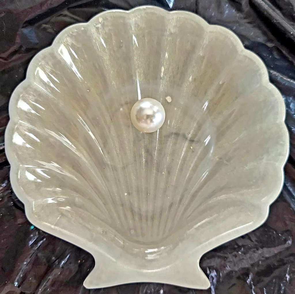 CMomma77's tweet photo. Clam Shell Trinket Dish ❤
#Resin #ClamShell #Shell #CustomResin #Customizeable #AddYourOwnTouch #Turtle #ChooseYourOwnColor #DoYouWantGlitterWithThat #GetYourCustomOrderToday #PerfectGift #BirthdayGift #SoapDish #Nature #Ocean #OceanDreams #Beach #BeachLife #OceanLover https://t.co/WDrLkZ3oKn