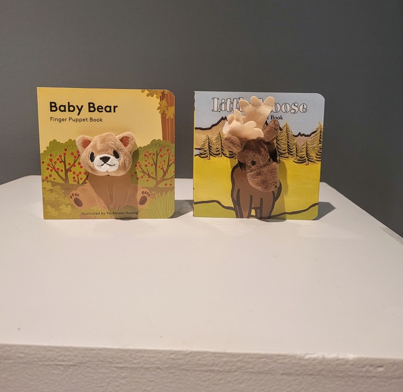 Tuesday #giftshop #spotlight - for the early readers in your life - Baby Bear and Little Moose finger puppet books offer a fun and interactive reading experience for you and your little reader!

#shoplocal #JasperMuseum #kidsbooks