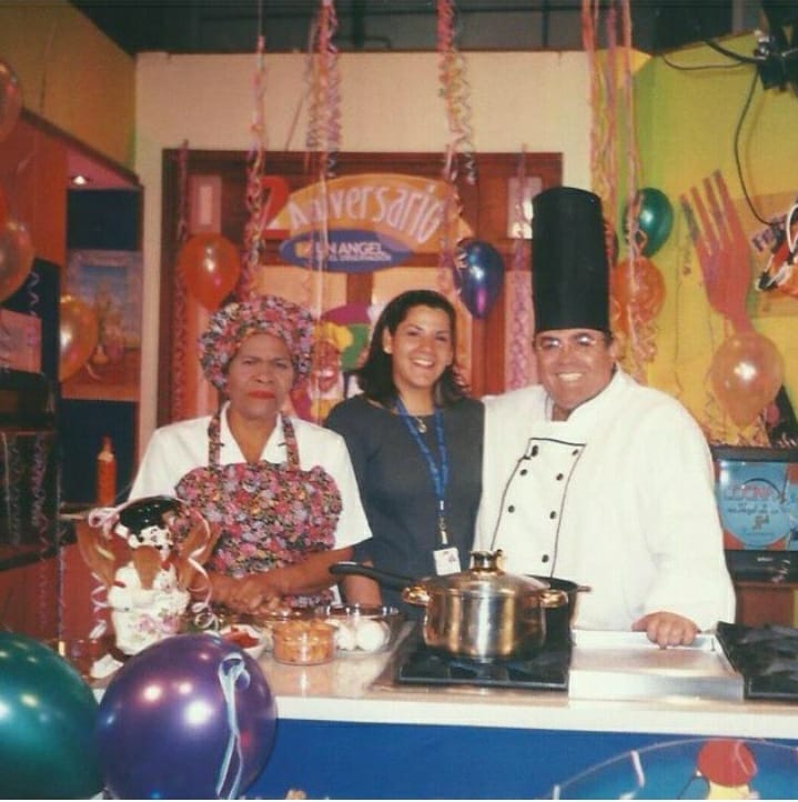 picaditasvzlana's tweet photo. Mi #tbt de hoy, recordando cuando producía #unangelenelobservador bajo la producción del Sr. Diony López #popy con María y @angellozanochef el cual se transmitía por #rctv Hermosos momentos y como los extraño. #radiocaracastelevision #rctvcontigo https://t.co/2JbGdBzAsZ