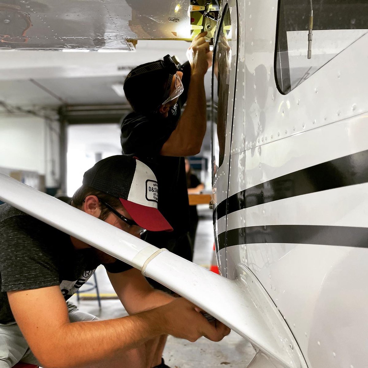 epicfltacademy's tweet photo. Our Epic AMT students, getting hands-on training with assembling and rigging a wing!

 #aircraftmaintenancetechnician #amttraining #epicflightacademy https://t.co/CNa9REdlIO
