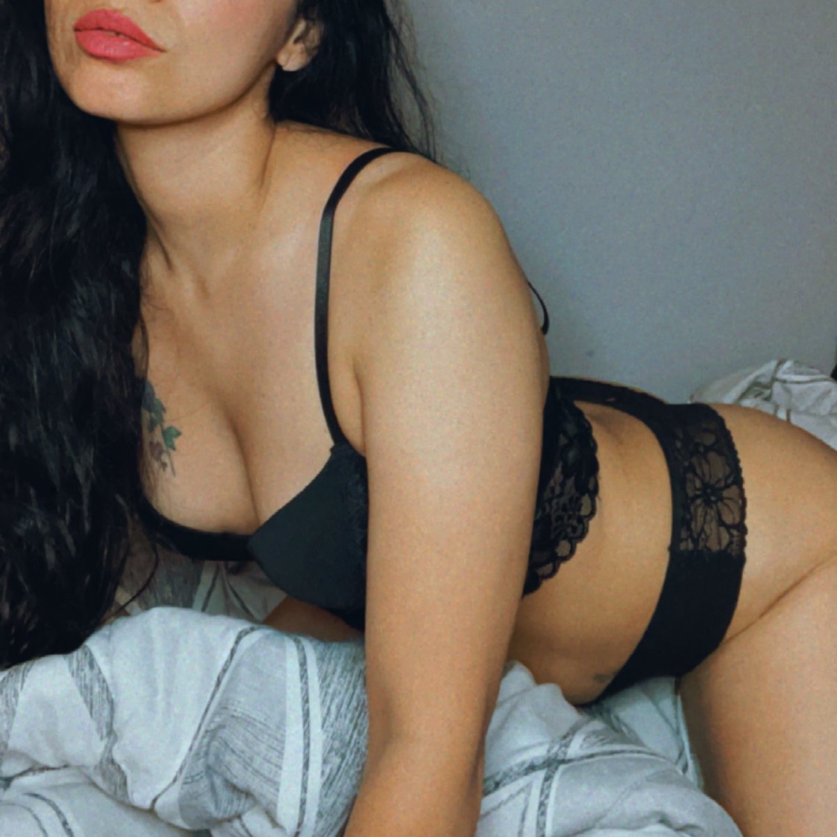 Navajoprincess6's tweet photo. @OnlyFansHero See my face &amp; xxxcontent +welcome vid 🍑 
https://t.co/qYPitndaEc https://t.co/WIaD2BHN9a